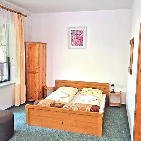 Villa Medica - Podgrzewany Basen I Pelne Wyzywieniem Bed and Breakfast 3*